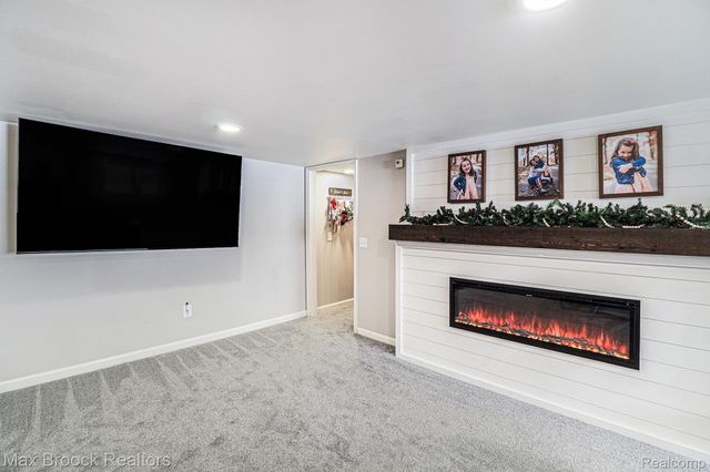 11412 Delmar Drive, Fenton, MI 48430