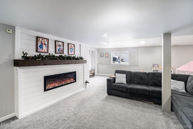 11412 Delmar Drive, Fenton, MI 48430