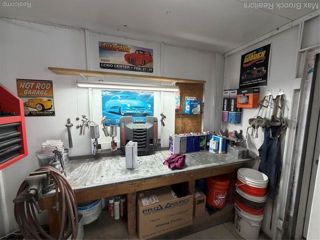 11412 Delmar Drive, Fenton, MI 48430