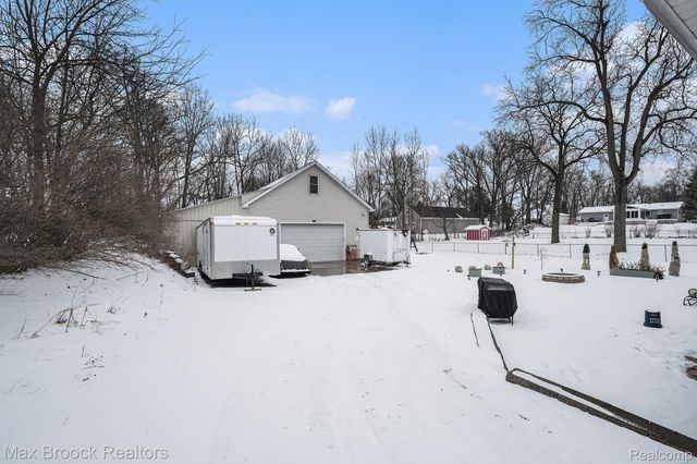 11412 Delmar Drive, Fenton, MI 48430