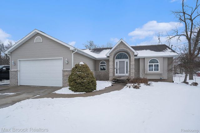 11412 Delmar Drive, Fenton, MI 48430