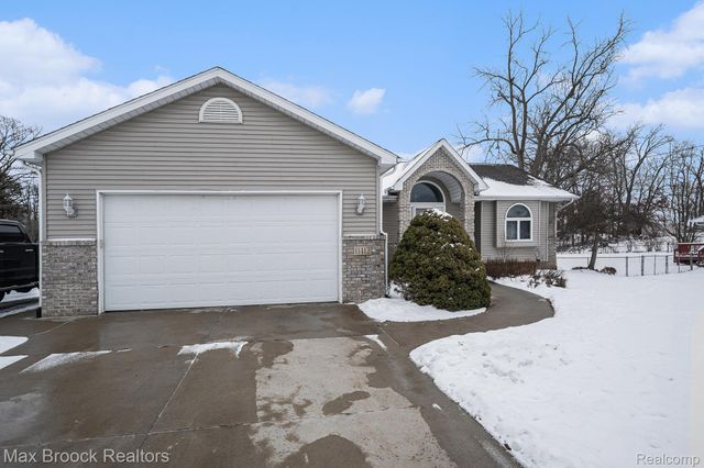 11412 Delmar Drive, Fenton, MI 48430