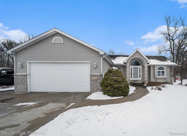 11412 Delmar Drive, Fenton, MI 48430
