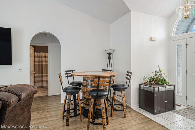 11412 Delmar Drive, Fenton, MI 48430