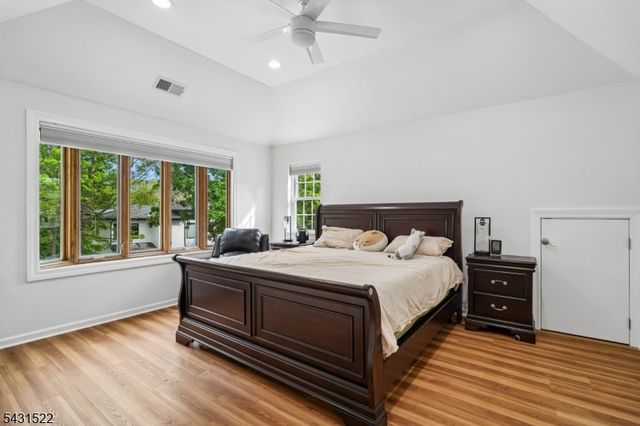 22 Spier Dr, Livingston Twp., NJ 07039
