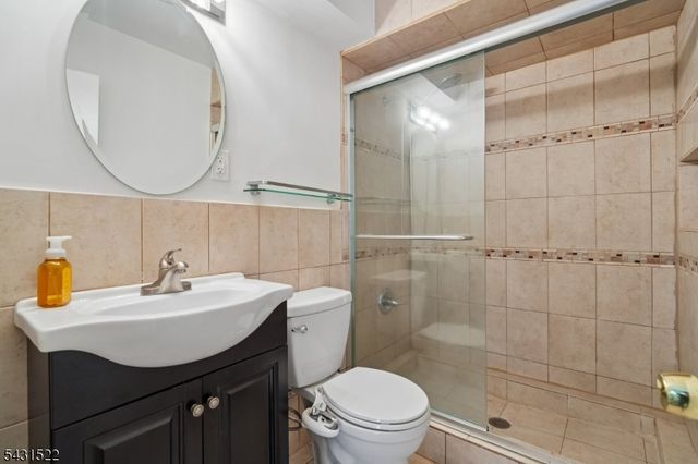 22 Spier Dr, Livingston Twp., NJ 07039