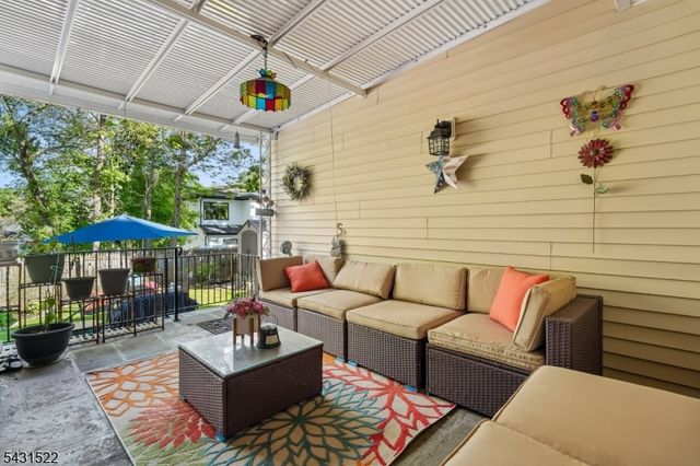 22 Spier Dr, Livingston Twp., NJ 07039