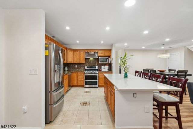 22 Spier Dr, Livingston Twp., NJ 07039