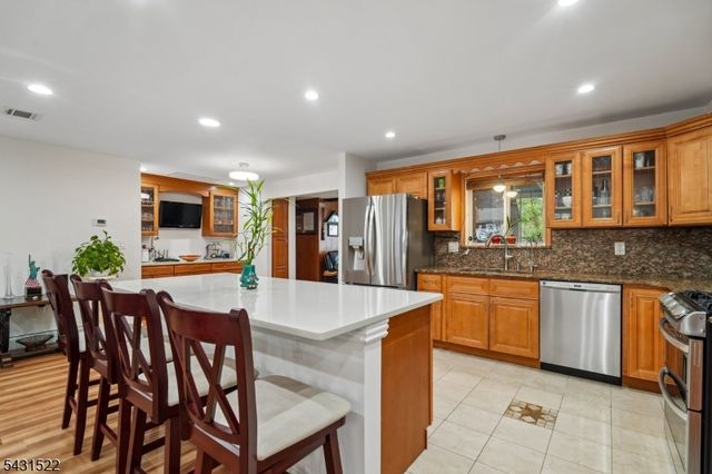 22 Spier Dr, Livingston Twp., NJ 07039