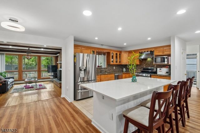 22 Spier Dr, Livingston Twp., NJ 07039