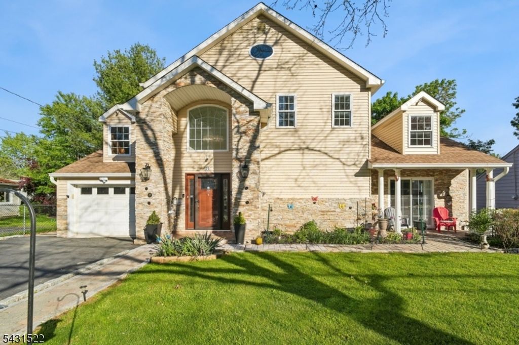 22 Spier Dr, Livingston Twp., NJ 07039