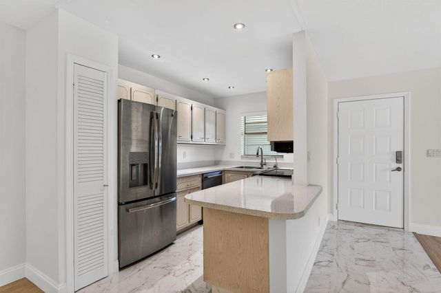 1174 NW 13th Street 242b, Boca Raton, FL 33486