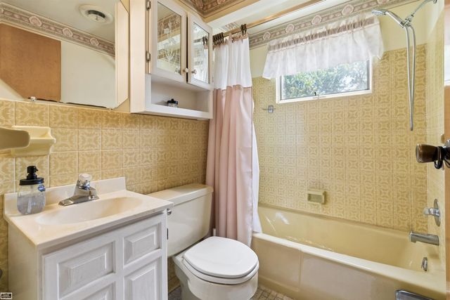 24705 Culver Street, St Clair Shores, MI 48080