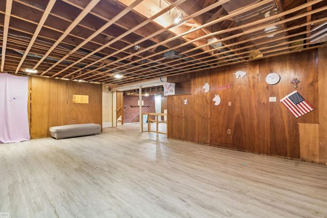 24705 Culver Street, St Clair Shores, MI 48080
