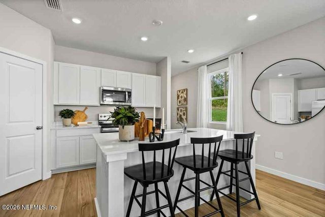 214 BRAZIL NUT Circle, Jacksonville, FL 32218