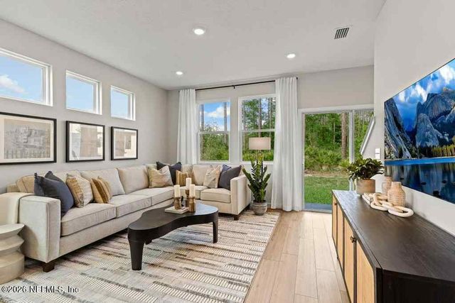 214 BRAZIL NUT Circle, Jacksonville, FL 32218