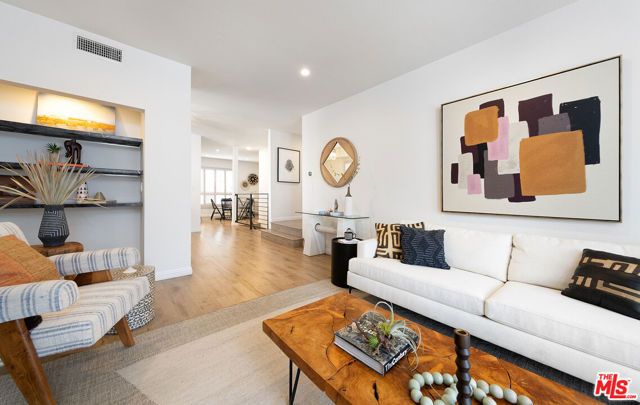 1920 Pandora Avenue 8, Los Angeles, CA 90025