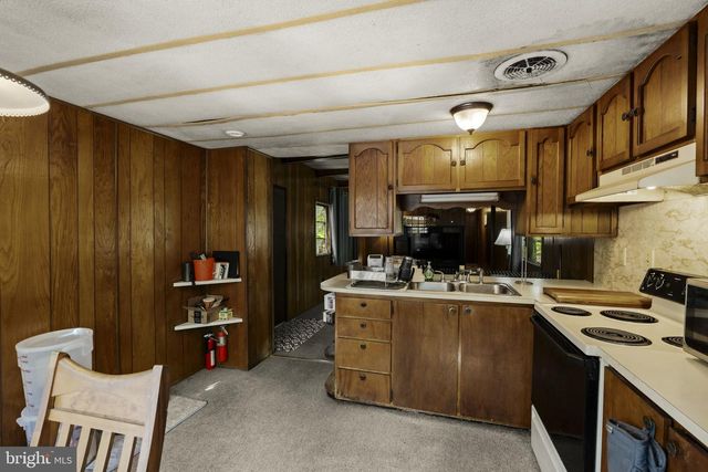 1528 HILLTOP RD, Mohnton, PA 19540