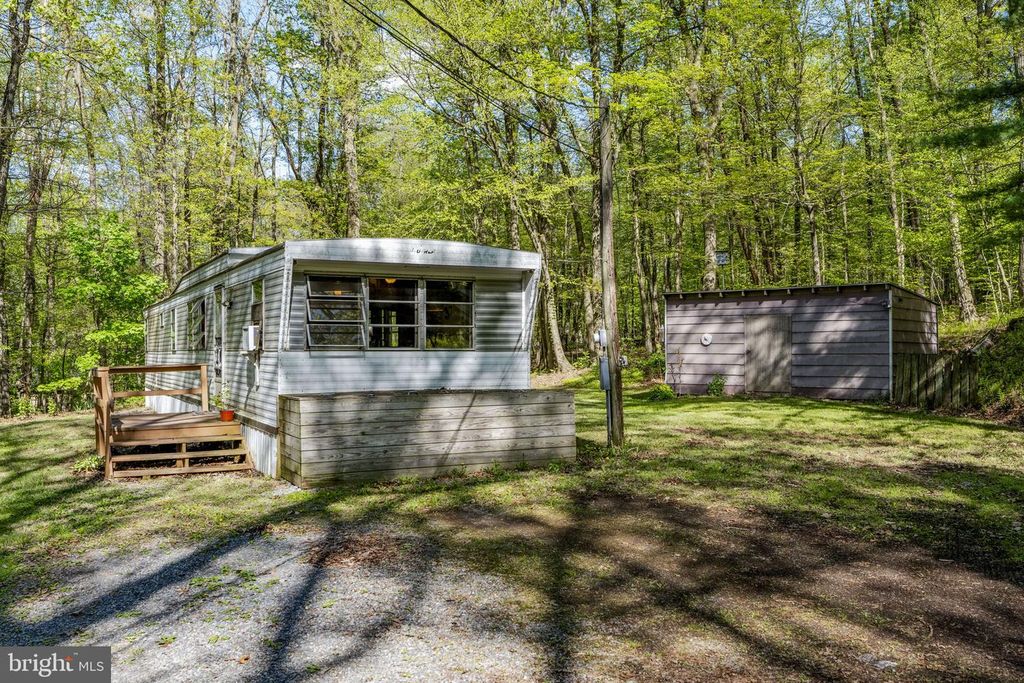 1528 HILLTOP RD, Mohnton, PA 19540