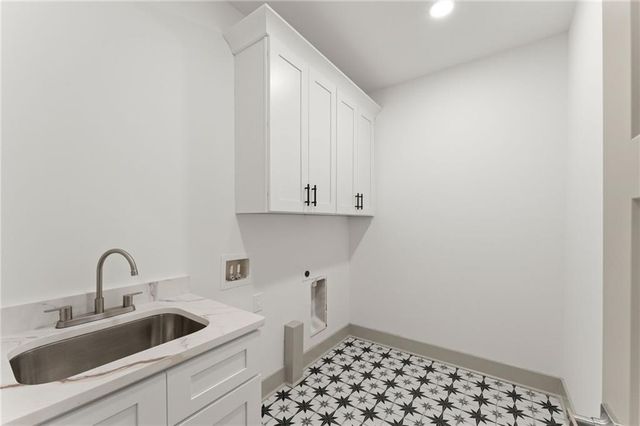 4842 Sturbridge Crescent NE, Roswell, GA 30075