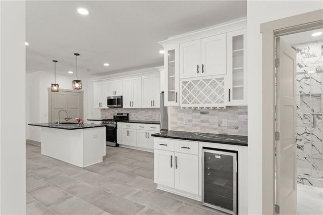 4842 Sturbridge Crescent NE, Roswell, GA 30075