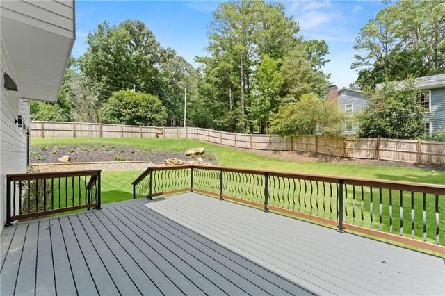 4842 Sturbridge Crescent NE, Roswell, GA 30075