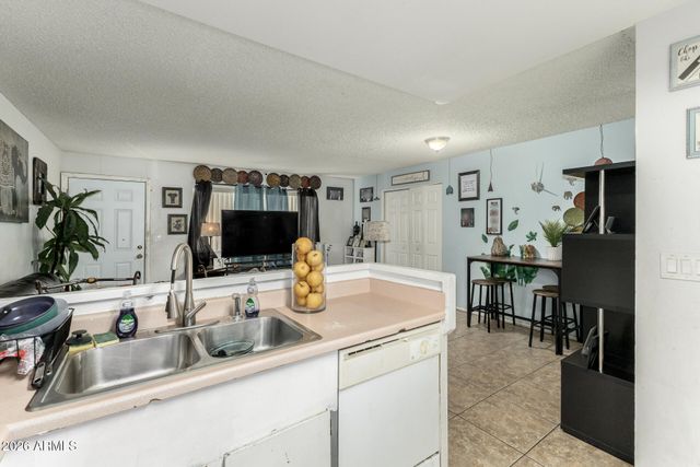 3302 W NORTHERN Avenue, Phoenix, AZ 85051