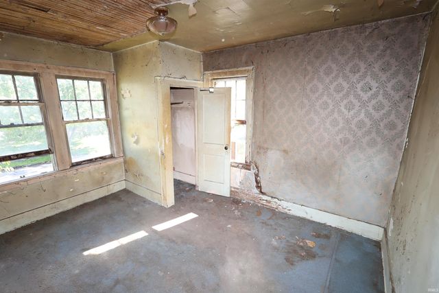 1212 E LaSalle Avenue, South Bend, IN 46617