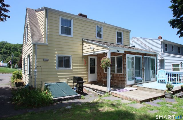 12 Edgewood Avenue, Ansonia, CT 06401