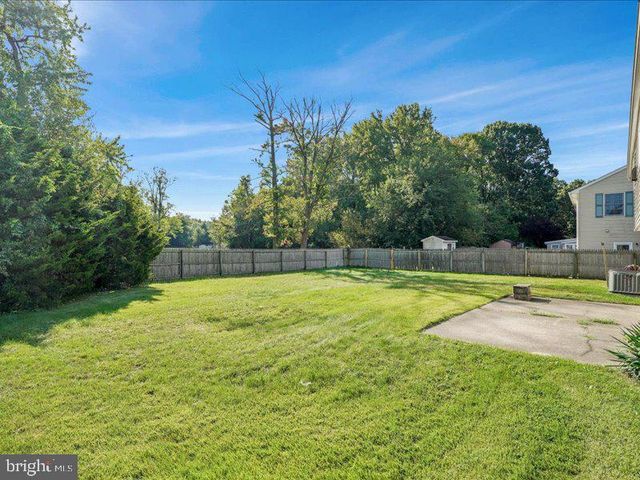 100 HEATHER DR, Mount Laurel, NJ 08054