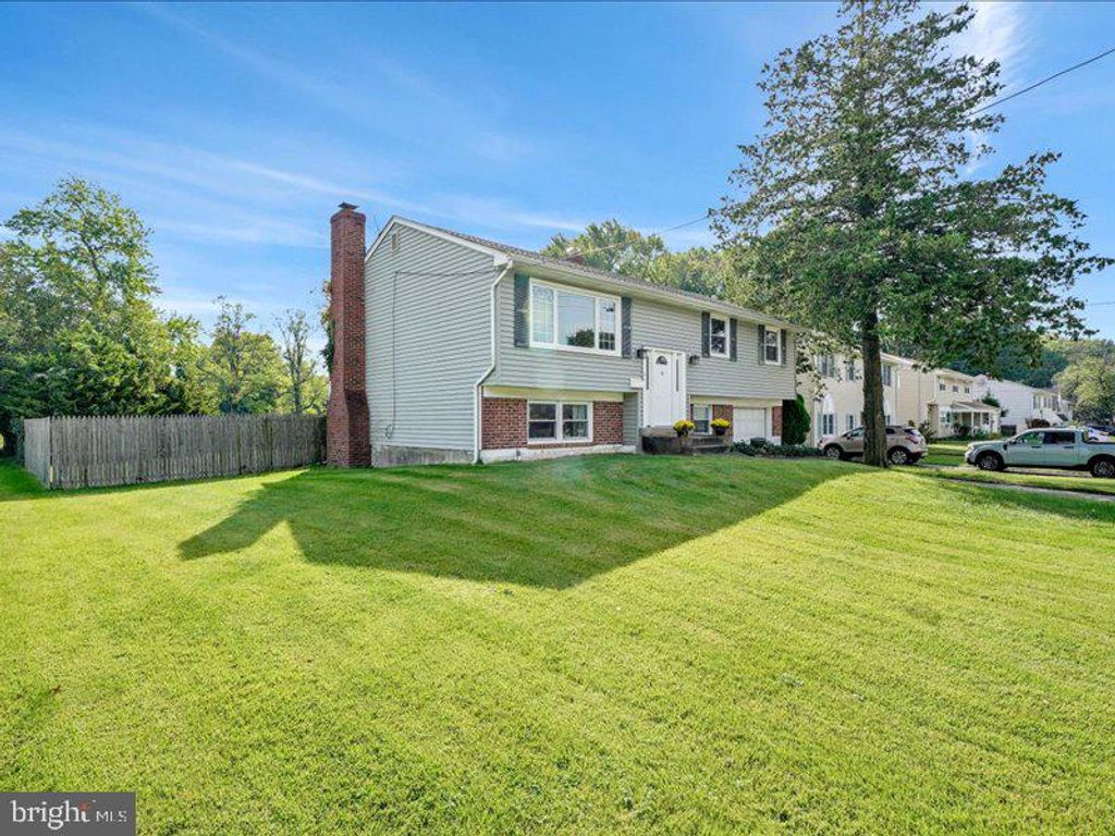 100 HEATHER DR, MOUNT LAUREL, NJ 08054 — photo 4