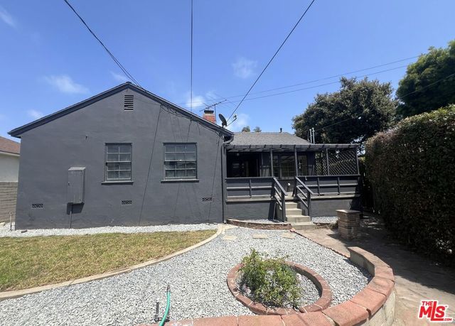 8345 Loyola Boulevard, Los Angeles, CA 90045