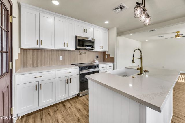 7256 E MCKELLIPS Road, Scottsdale, AZ 85257