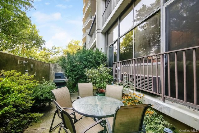15 Stewart Place 1A, White Plains, NY 10603