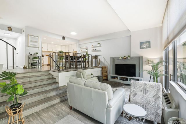 15 Stewart Place 1A, White Plains, NY 10603