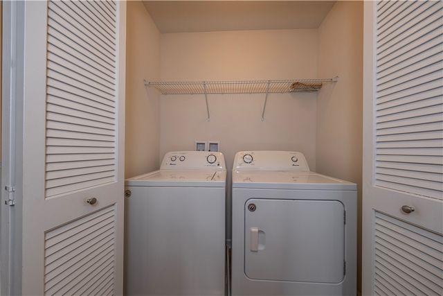 2801 Pointe View Dr, Adams Twp, PA 16046