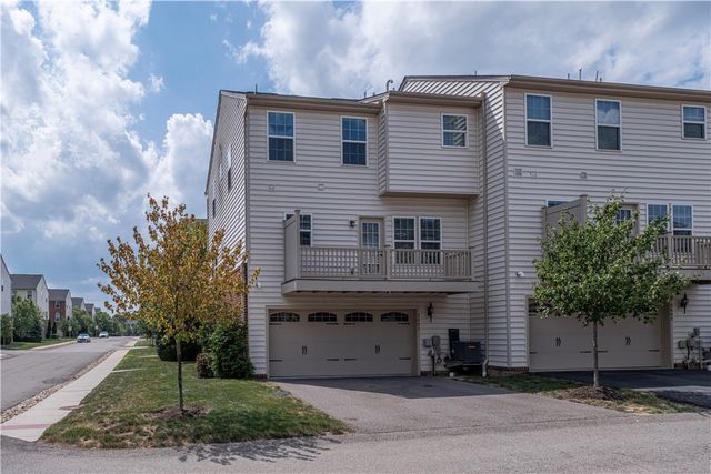 2801 Pointe View Dr, Adams Twp, PA 16046