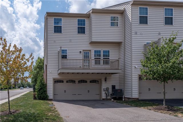2801 Pointe View Dr, Adams Twp, PA 16046