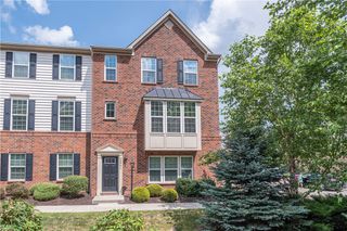 2801 Pointe View Dr, Adams Twp, PA 16046