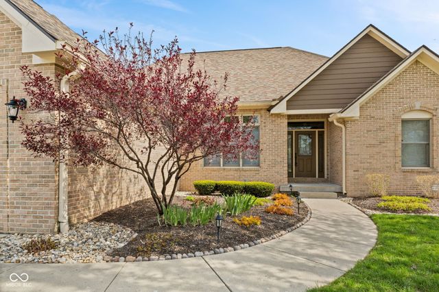 5312 Brooks Bend, Greenwood, IN 46143