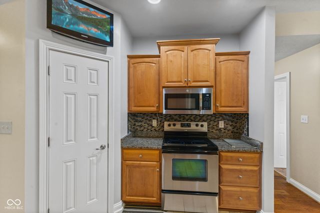 5312 Brooks Bend, Greenwood, IN 46143