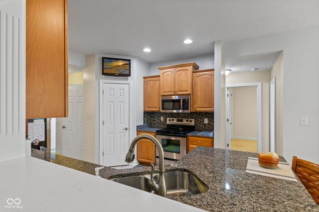 5312 Brooks Bend, Greenwood, IN 46143