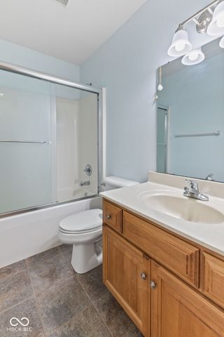 5312 Brooks Bend, Greenwood, IN 46143