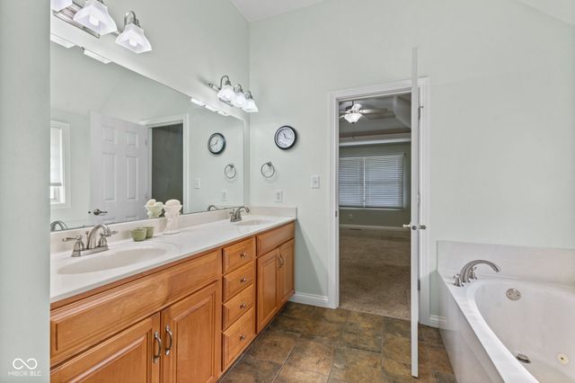 5312 Brooks Bend, Greenwood, IN 46143