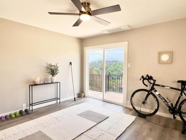 1418 York Dr, Vista, CA 92084