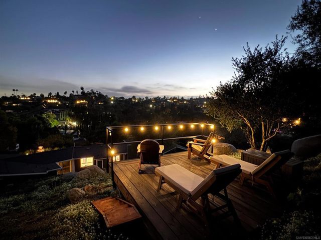 1418 York Dr, Vista, CA 92084