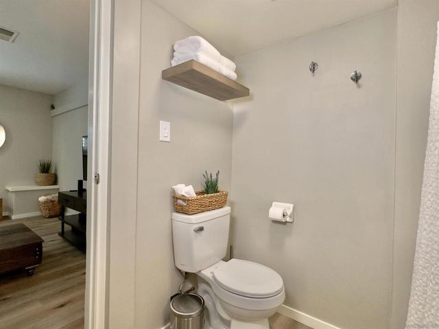 1418 York Dr, Vista, CA 92084