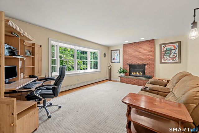 100 Sherley Place, Fairfield, CT 06825