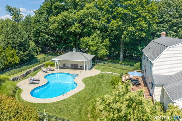 100 Sherley Place, Fairfield, CT 06825