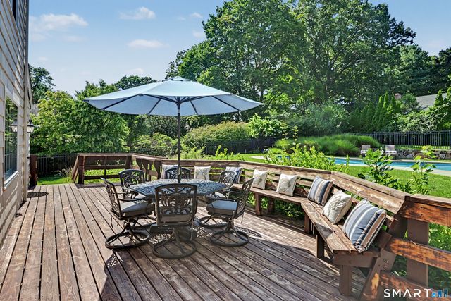 100 Sherley Place, Fairfield, CT 06825
